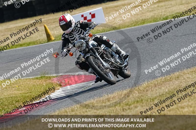 cadwell park;cadwell park photographs;cadwell trackday photographs;enduro digital images;event digital images;eventdigitalimages;peter wileman photography;racing digital images;trackday digital images;trackday photos